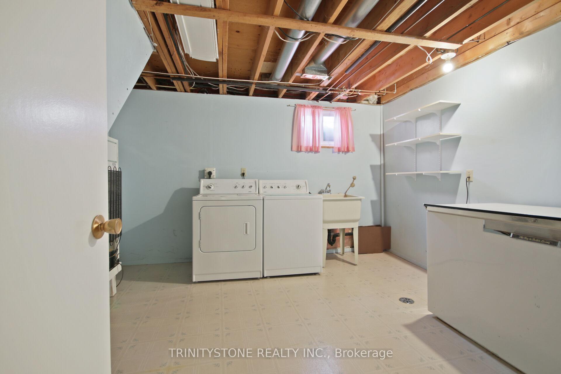 Photo 36 of 18 charing Road, Ottawa, Craig Henry/Woodvale — HOMEH