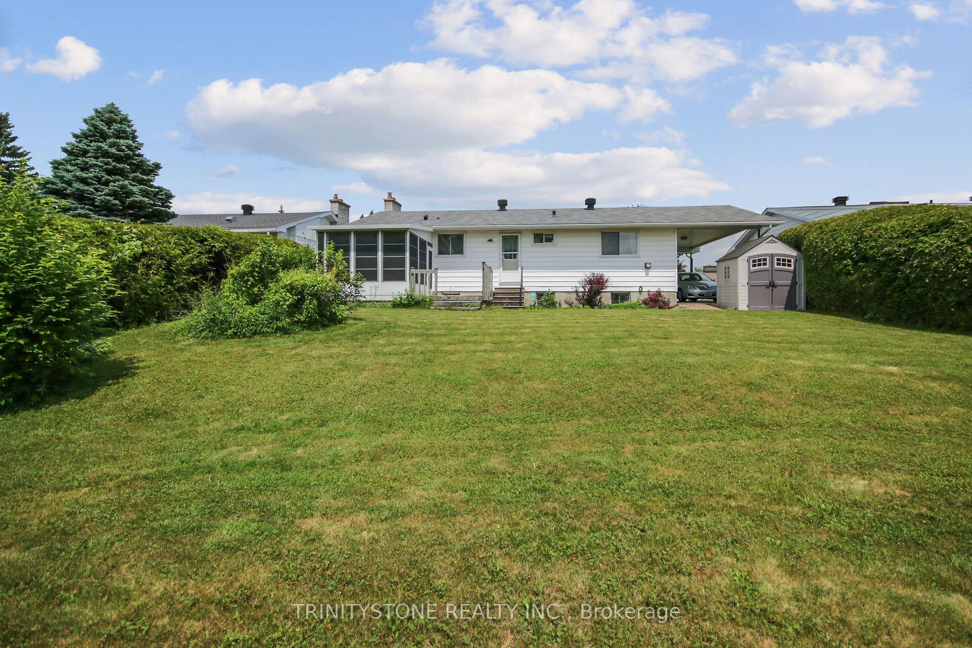 Photo 43 of 18 charing Road, Ottawa, Craig Henry/Woodvale — HOMEH