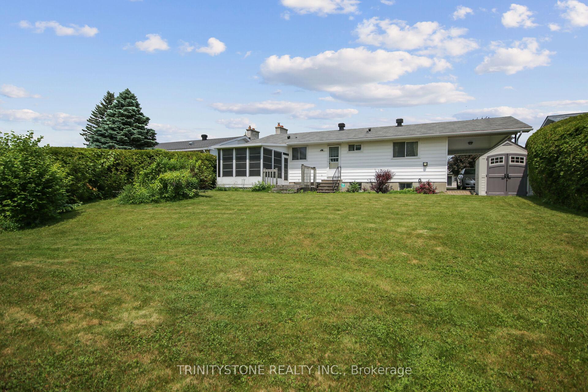Photo 42 of 18 charing Road, Ottawa, Craig Henry/Woodvale — HOMEH