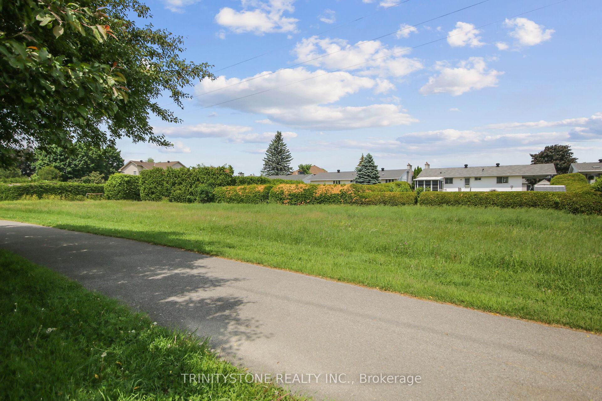Photo 47 of 18 charing Road, Ottawa, Craig Henry/Woodvale — HOMEH
