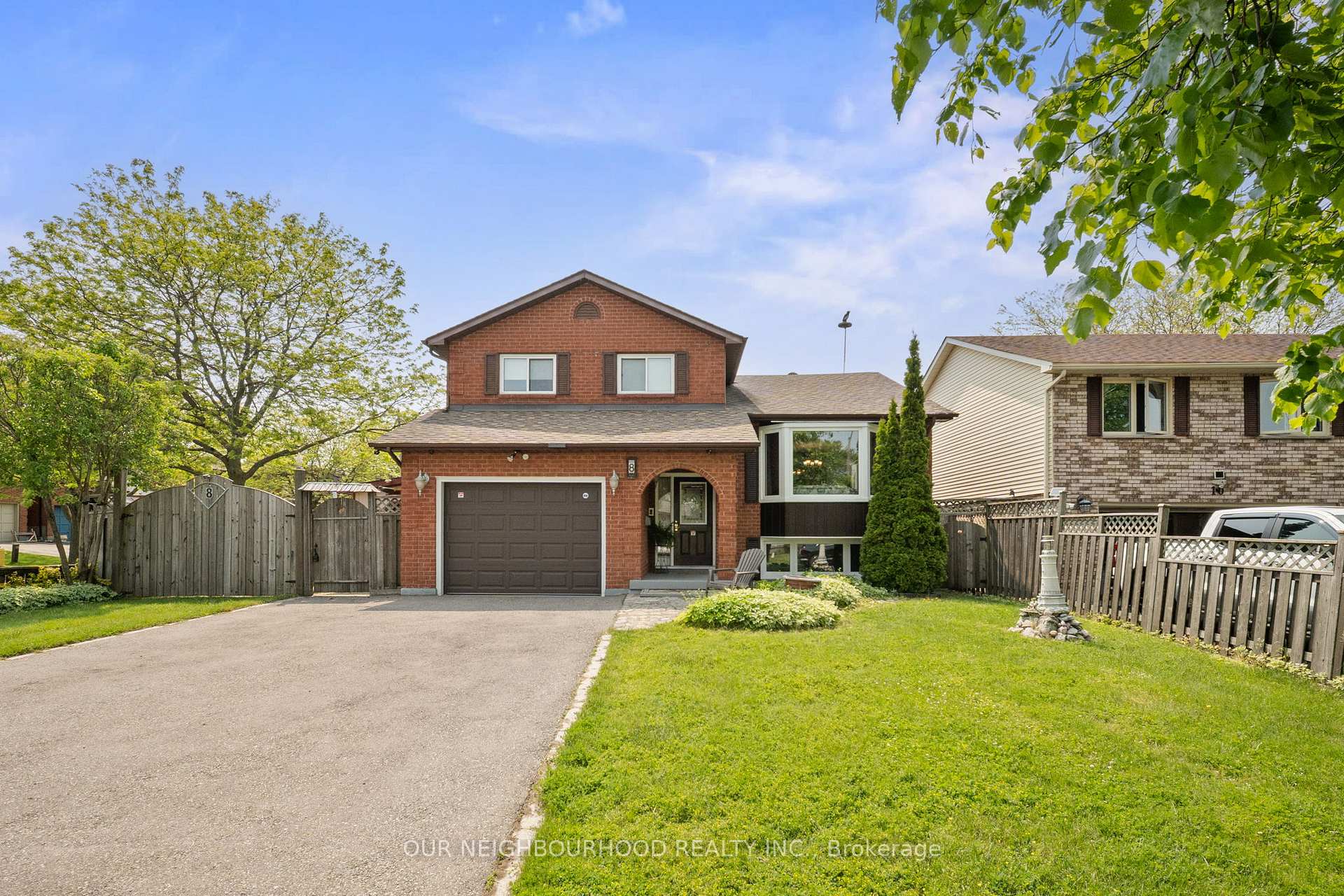 Photo 1 of 8 Bruntsfield Street, Clarington, Courtice — HOMEH