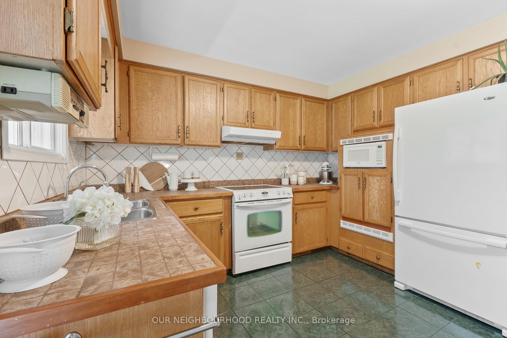Photo 10 of 8 Bruntsfield Street, Clarington, Courtice — HOMEH