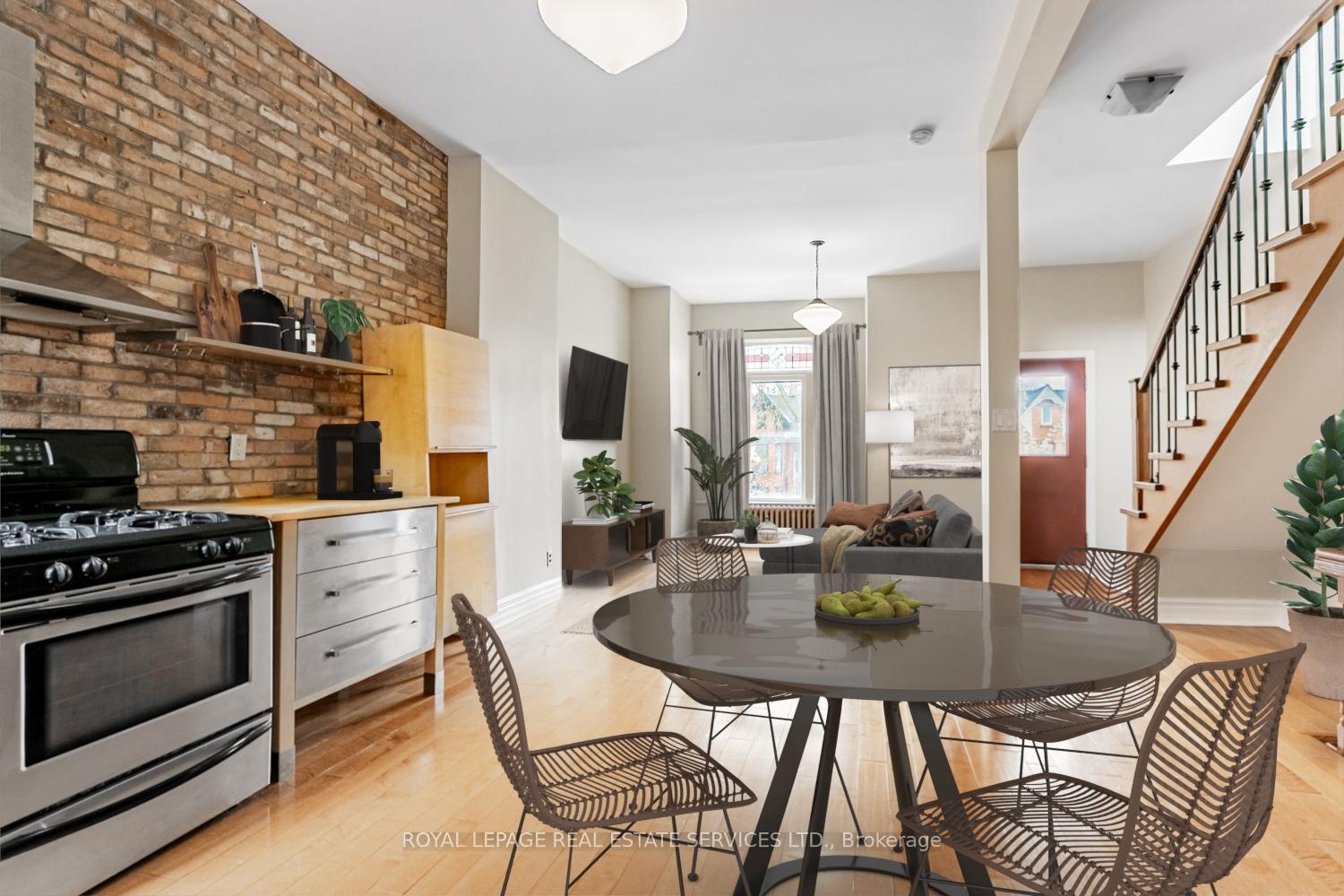 Photo 9 of 62 Lakeview Avenue, Toronto, Trinity-Bellwoods — HOMEH