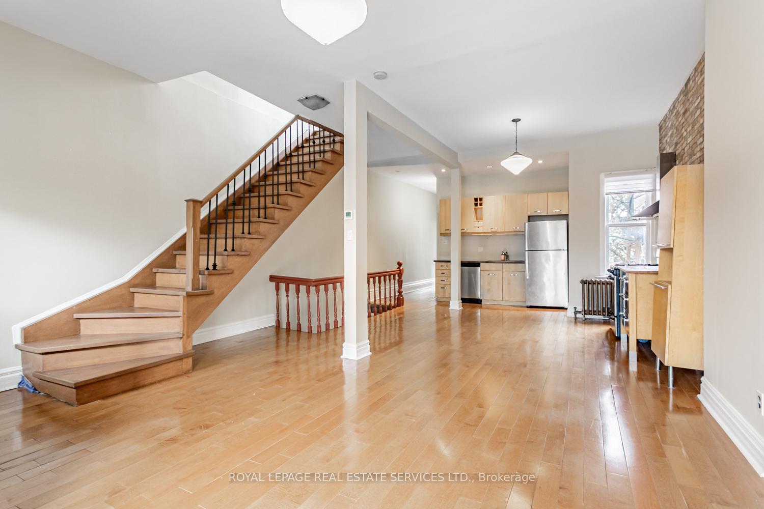 Photo 2 of 62 Lakeview Avenue, Toronto, Trinity-Bellwoods — HOMEH