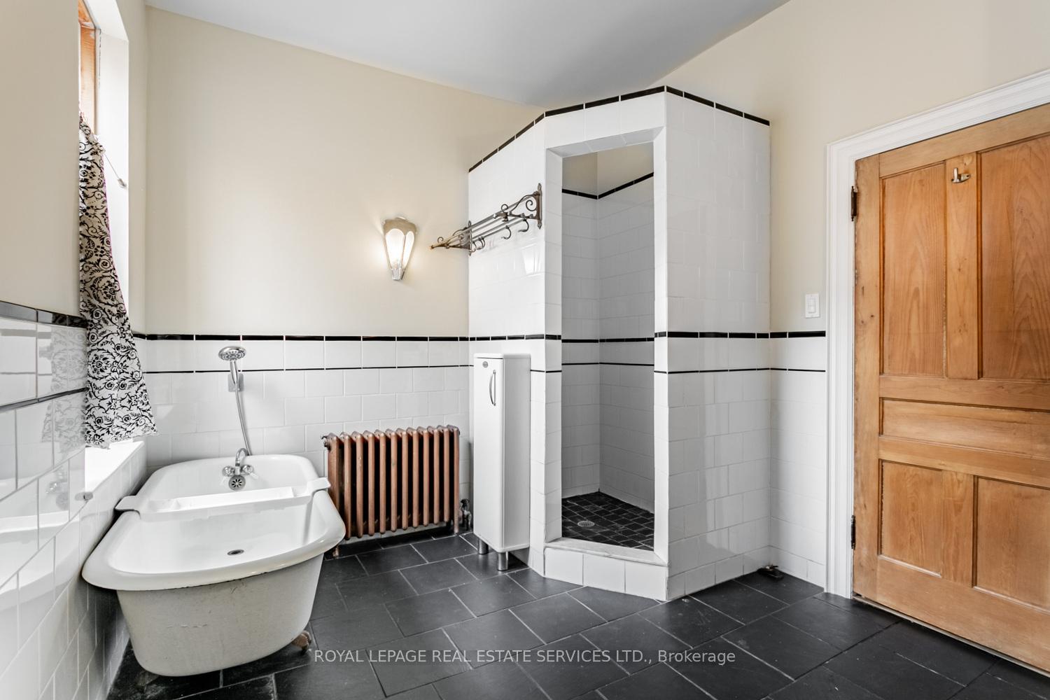 Photo 5 of 62 Lakeview Avenue, Toronto, Trinity-Bellwoods — HOMEH