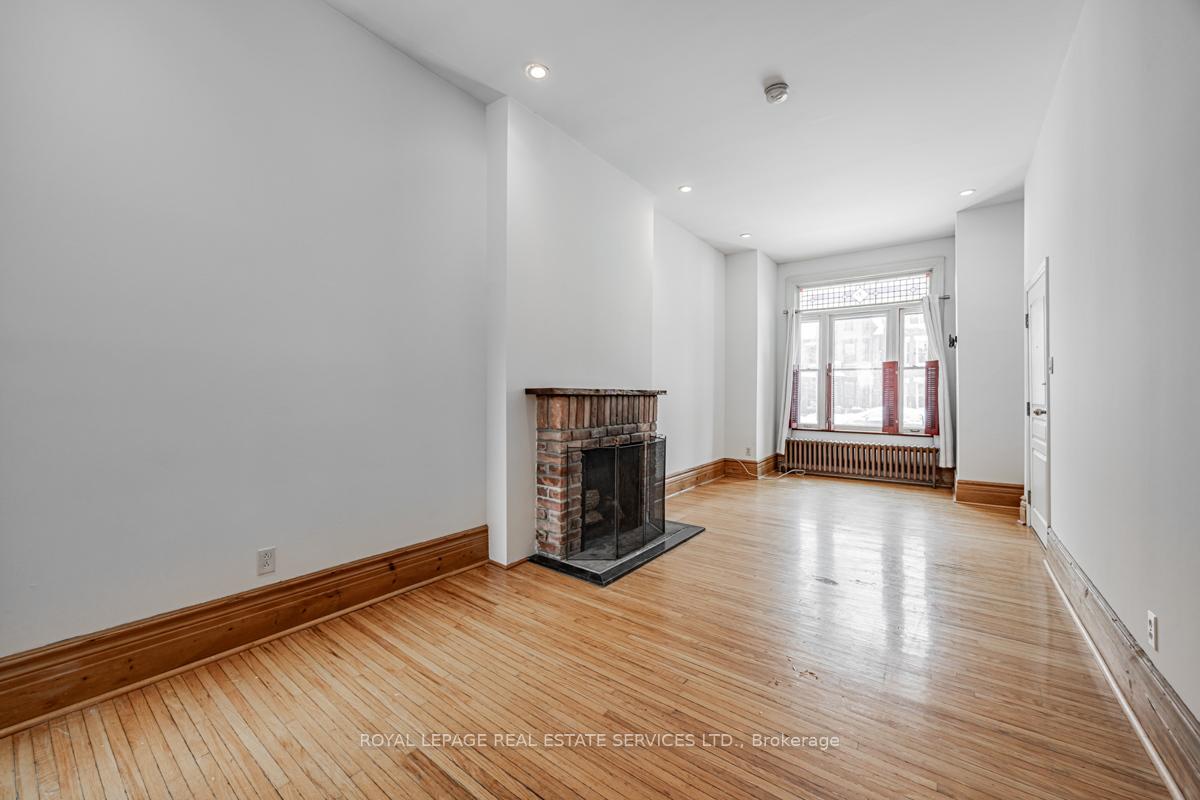 Photo 10 of 62 Lakeview Avenue, Toronto, Trinity-Bellwoods — HOMEH