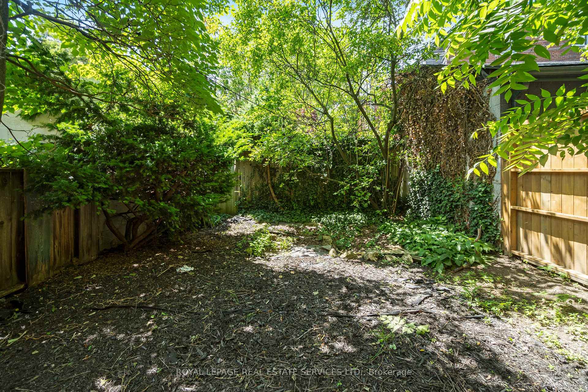Photo 34 of 62 Lakeview Avenue, Toronto, Trinity-Bellwoods — HOMEH