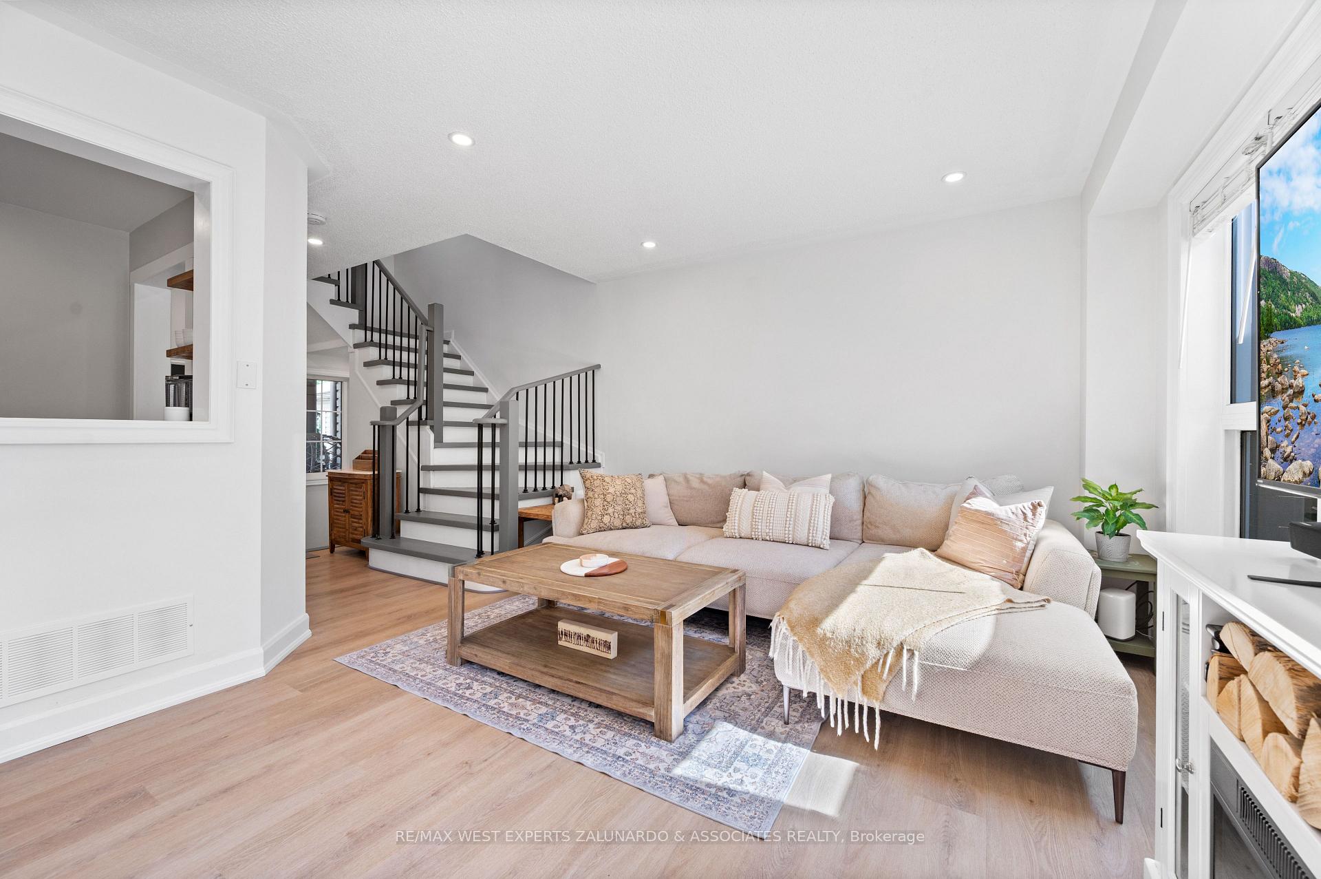 Photo 40 of 56 Gunning Crescent, New Tecumseth, Tottenham — HOMEH