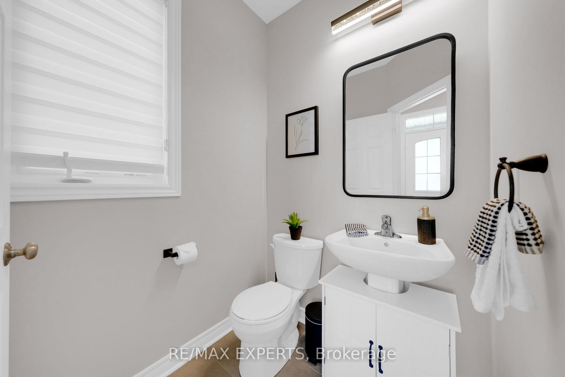 Photo 15 of 45 McGovern Street, New Tecumseth, Tottenham — HOMEH