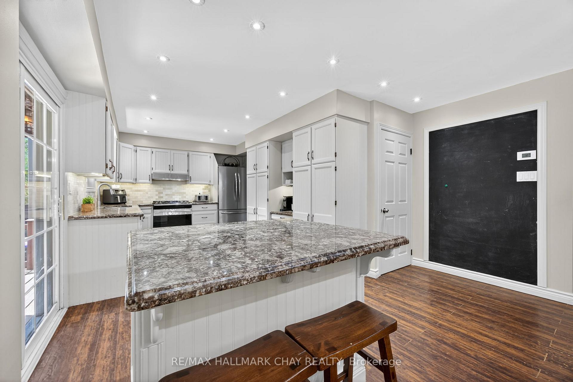 Photo 19 of 3221 Oak Street, Innisfil, Rural Innisfil — HOMEH