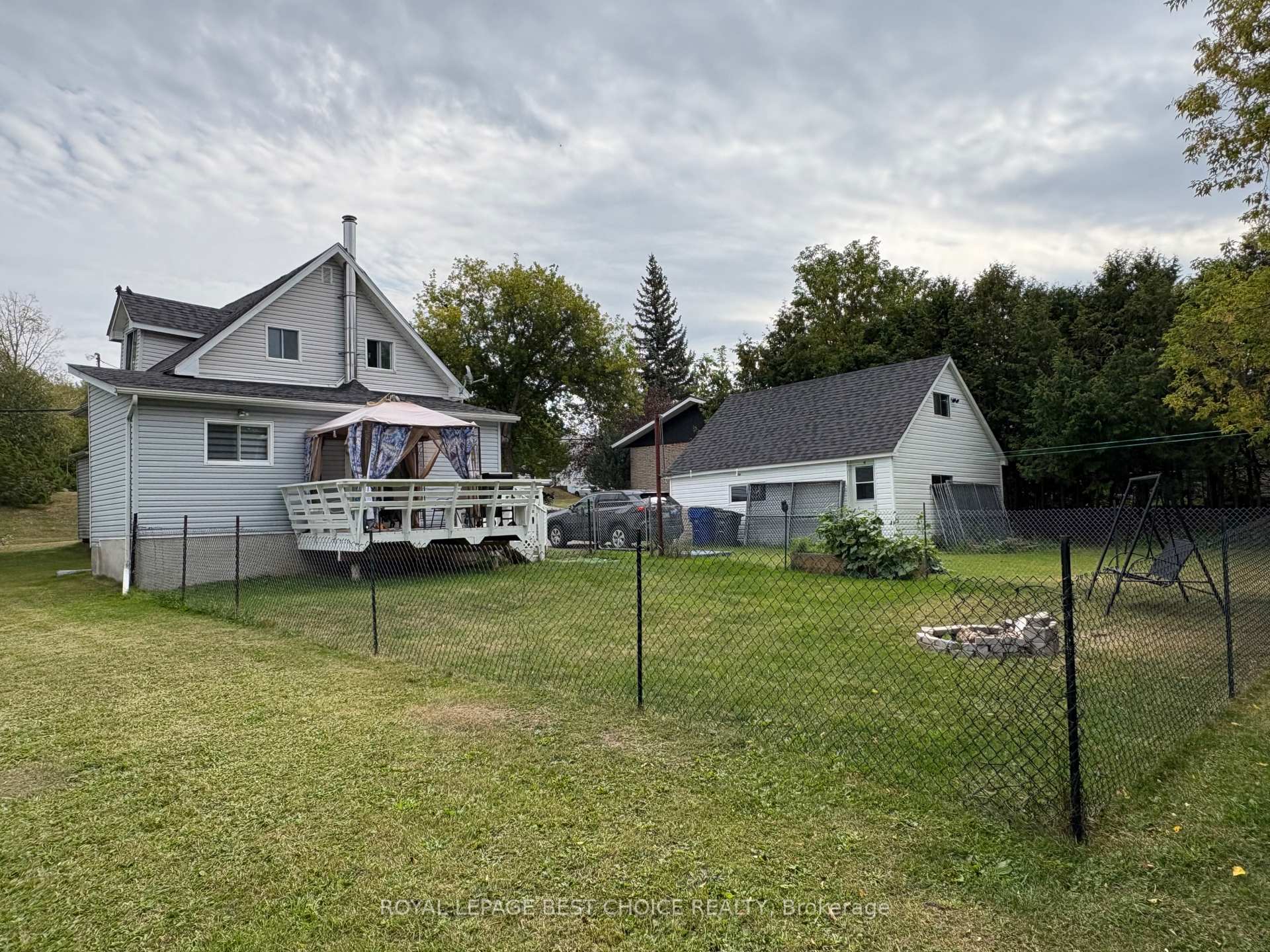Photo 3 of 133 Carter Boulevard, Temiskaming Shores, Haileybury — HOMEH