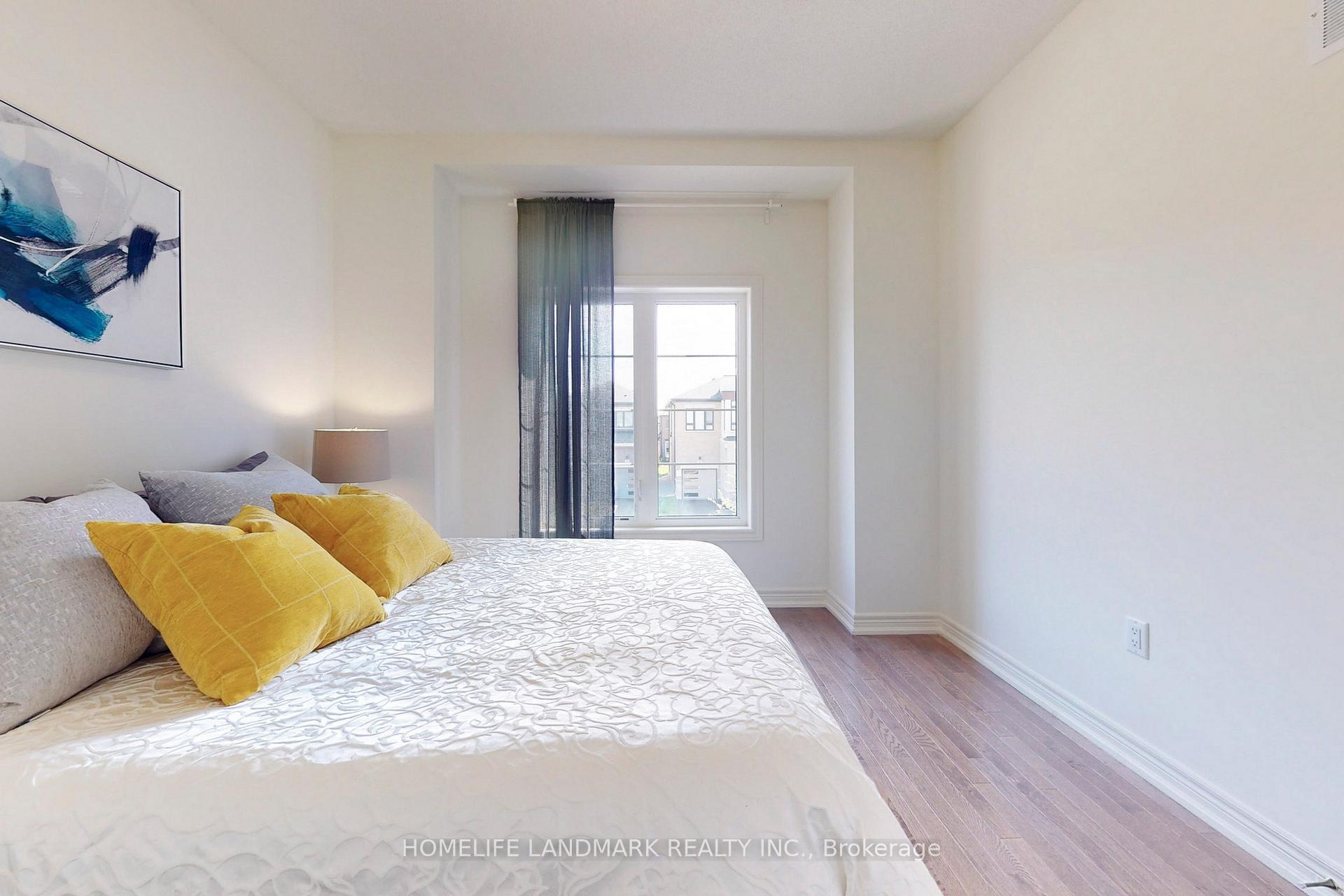 Photo 4 of 47 Canard Drive, Vaughan, Kleinburg — HOMEH