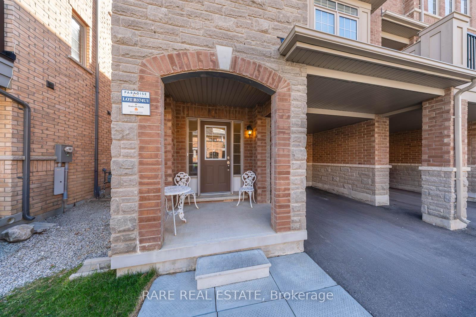 Photo 4 of 91 Fruitvale Circle, Brampton, Northwest Brampton — HOMEH