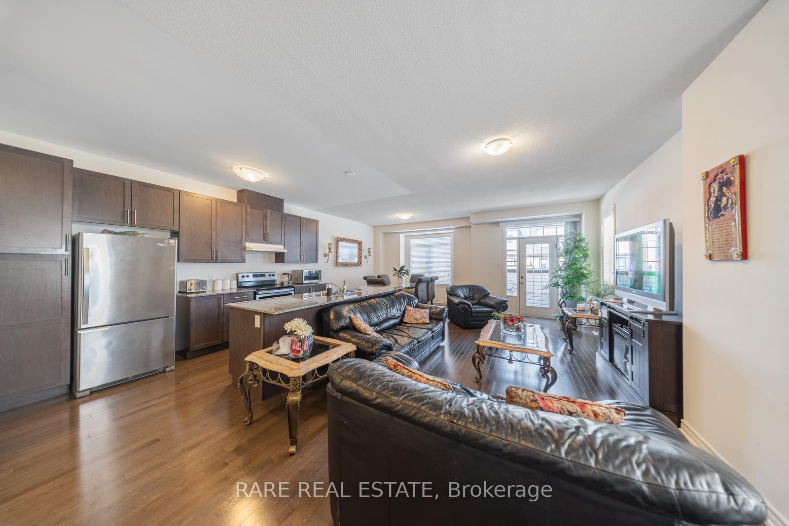 Photo 10 of 91 Fruitvale Circle, Brampton, Northwest Brampton — HOMEH