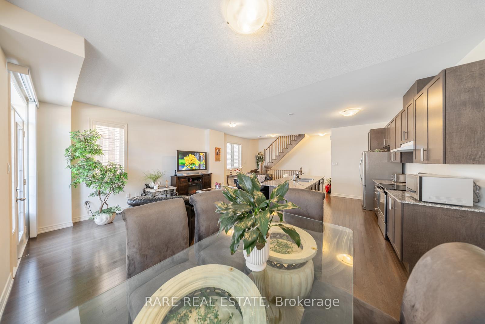 Photo 14 of 91 Fruitvale Circle, Brampton, Northwest Brampton — HOMEH