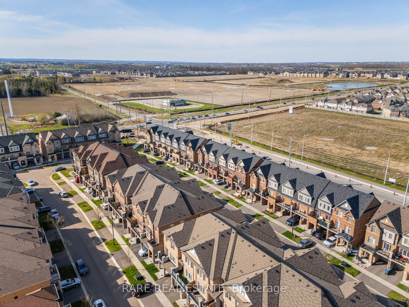 Photo 23 of 91 Fruitvale Circle, Brampton, Northwest Brampton — HOMEH