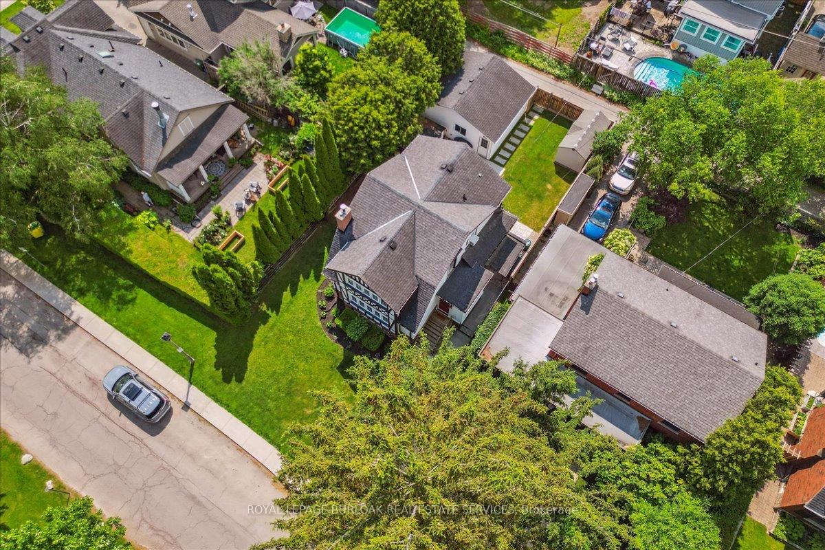 Photo 2 of 6 Parkview Row, Hamilton, Dundas — HOMEH