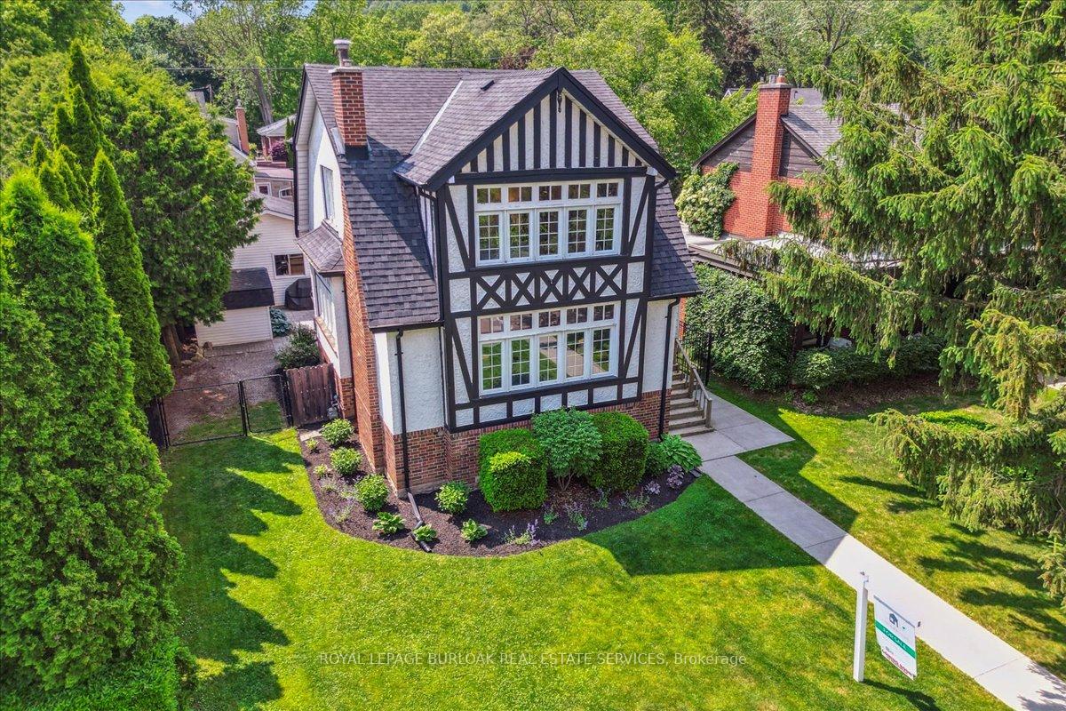 Photo 13 of 6 Parkview Row, Hamilton, Dundas — HOMEH