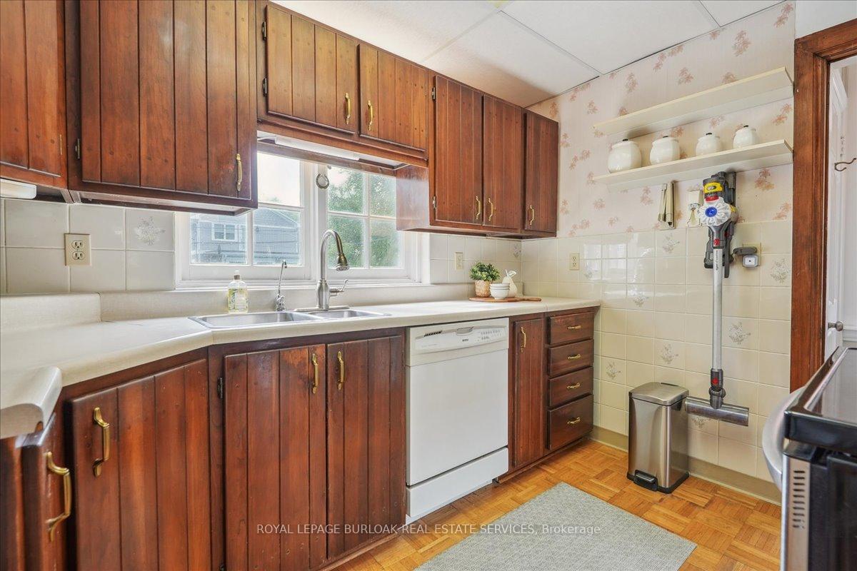 Photo 8 of 6 Parkview Row, Hamilton, Dundas — HOMEH