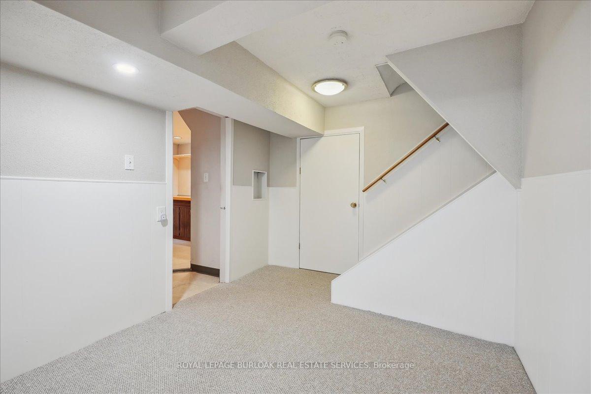 Photo 23 of 6 Parkview Row, Hamilton, Dundas — HOMEH
