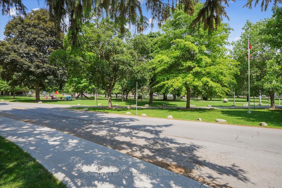 Photo 32 of 6 Parkview Row, Hamilton, Dundas — HOMEH