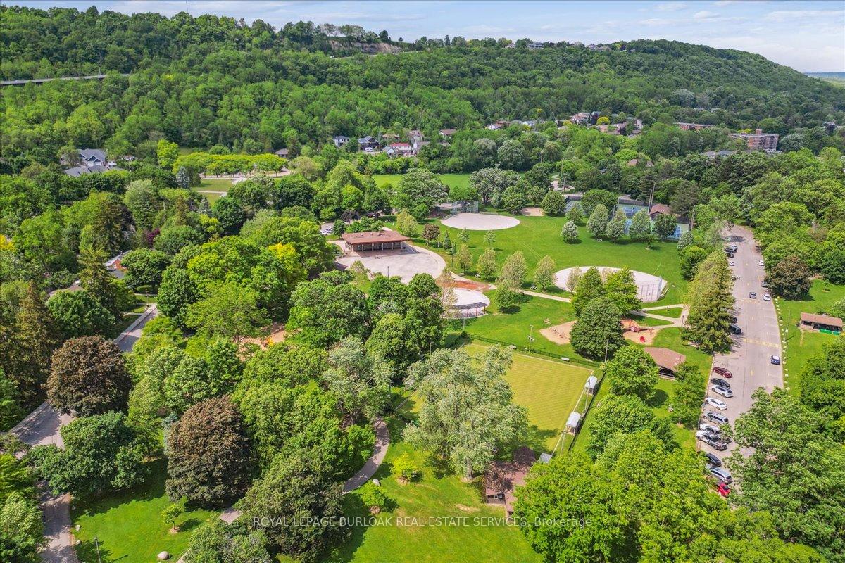 Photo 39 of 6 Parkview Row, Hamilton, Dundas — HOMEH