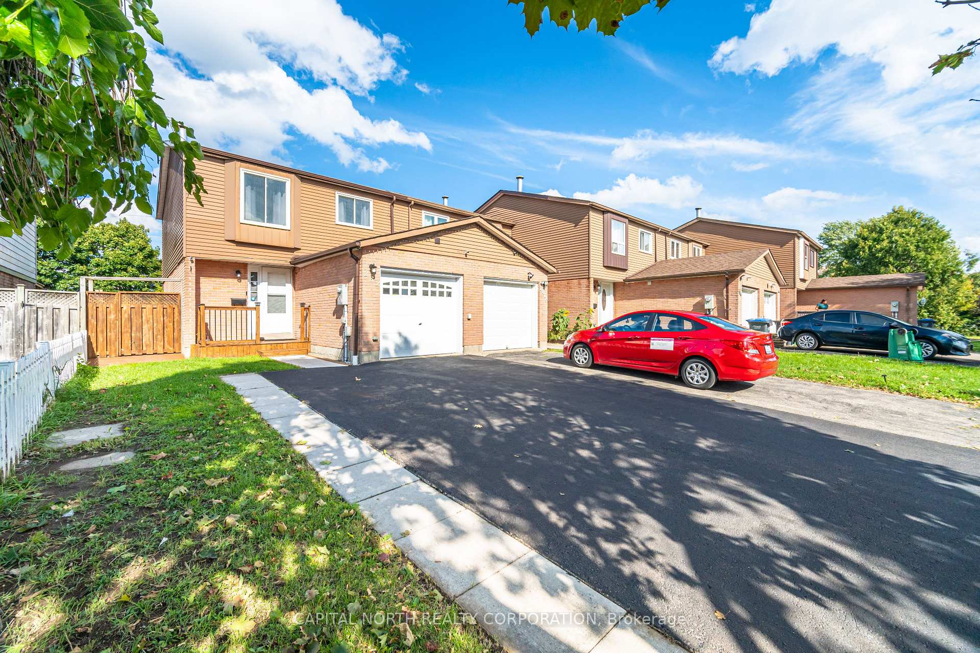 Photo 3 of 282 Royal Salisbury Way, Brampton, Madoc — HOMEH