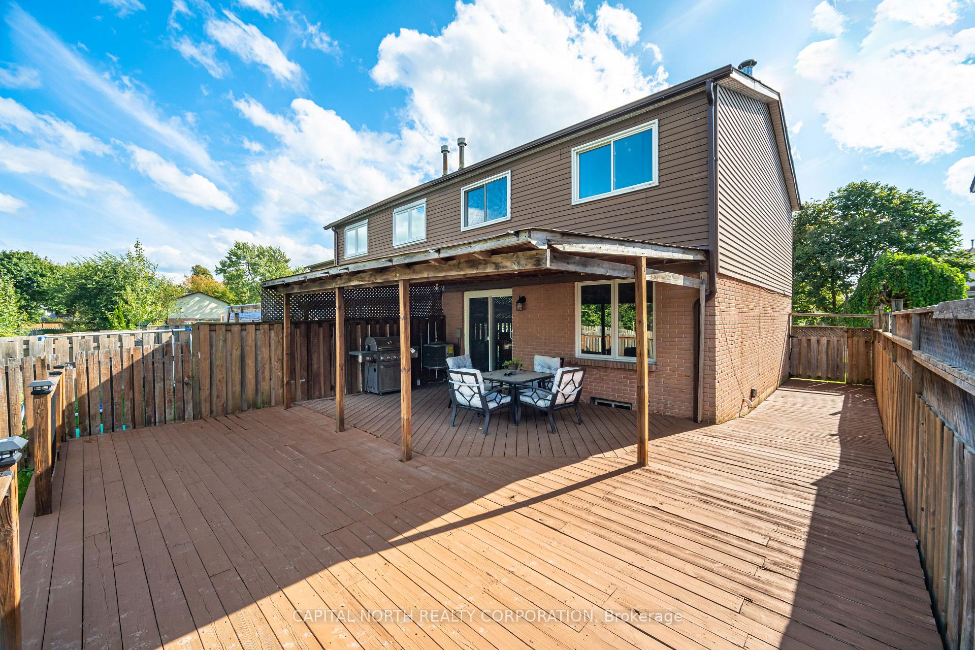 Photo 15 of 282 Royal Salisbury Way, Brampton, Madoc — HOMEH