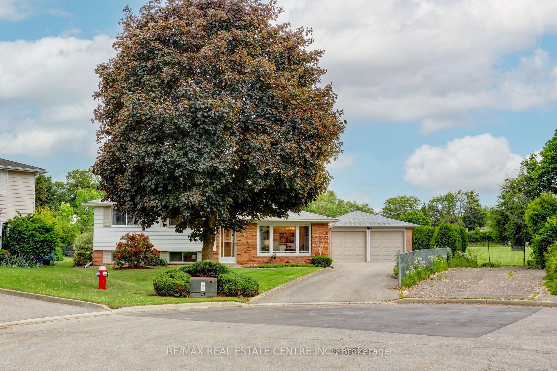 Photo 1 of 22 Belfountain Court, Brampton, Brampton East — HOMEH