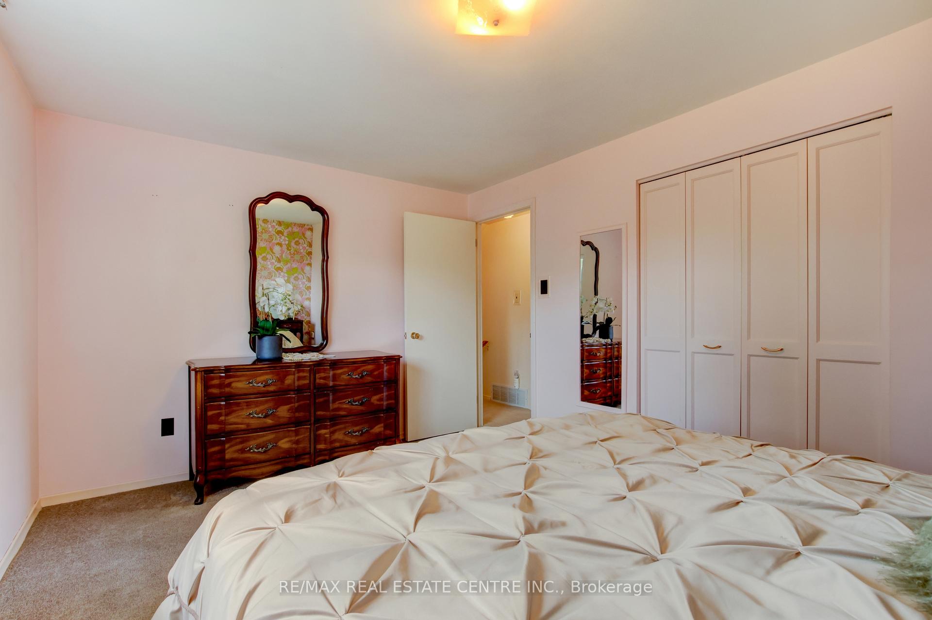 Photo 13 of 22 Belfountain Court, Brampton, Brampton East — HOMEH