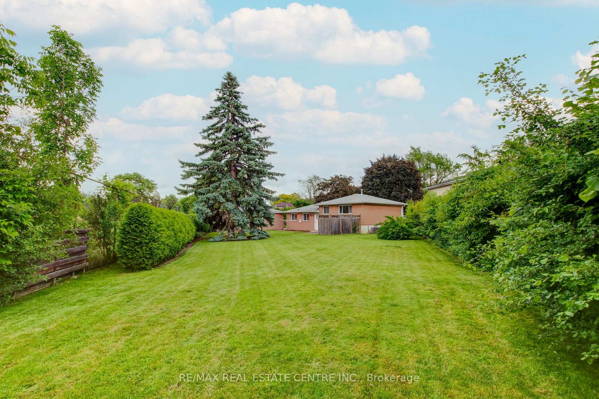 Photo 22 of 22 Belfountain Court, Brampton, Brampton East — HOMEH