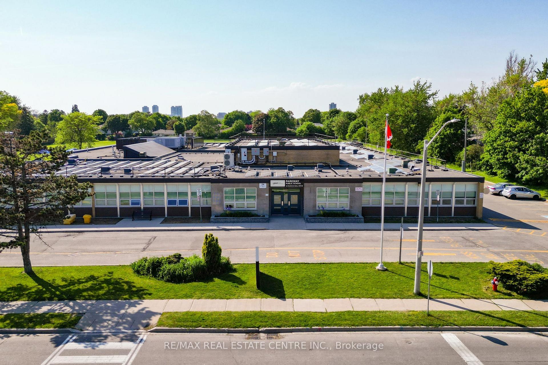 Photo 30 of 22 Belfountain Court, Brampton, Brampton East — HOMEH