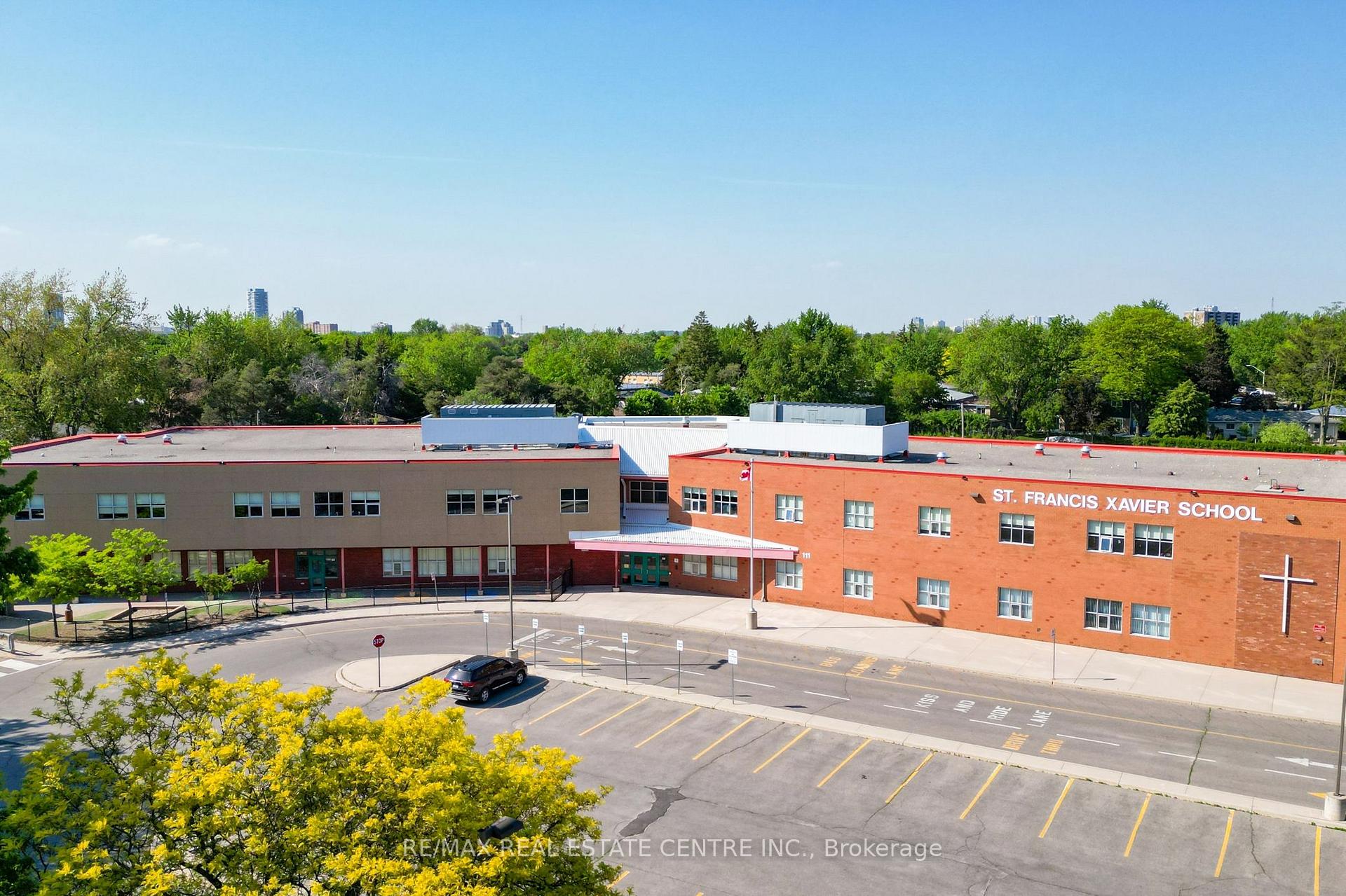 Photo 24 of 22 Belfountain Court, Brampton, Brampton East — HOMEH