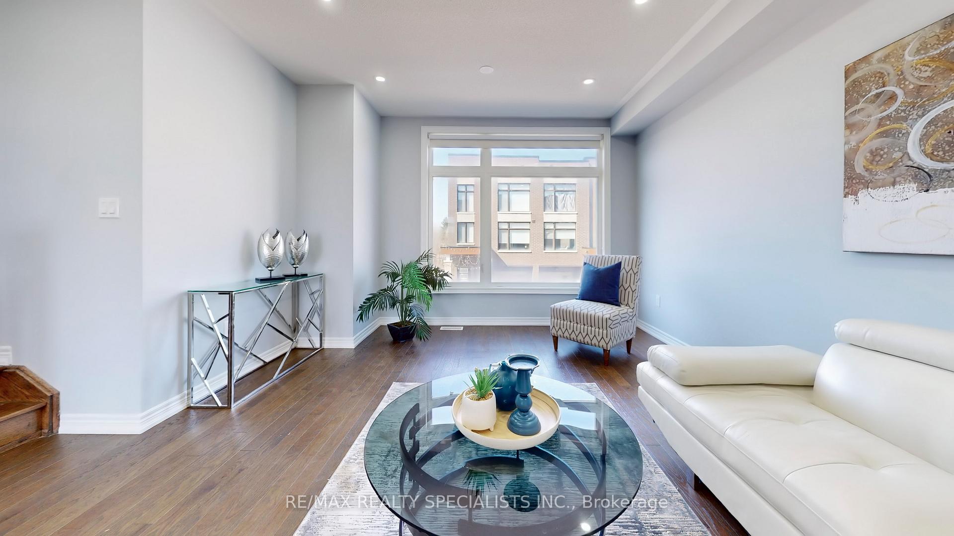 Photo 5 of 6 Queenpost Drive, Brampton, Credit Valley — HOMEH