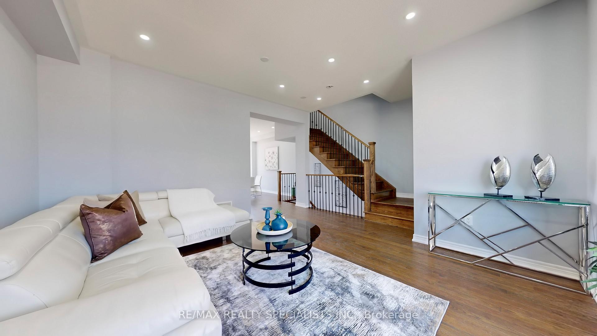Photo 19 of 6 Queenpost Drive, Brampton, Credit Valley — HOMEH
