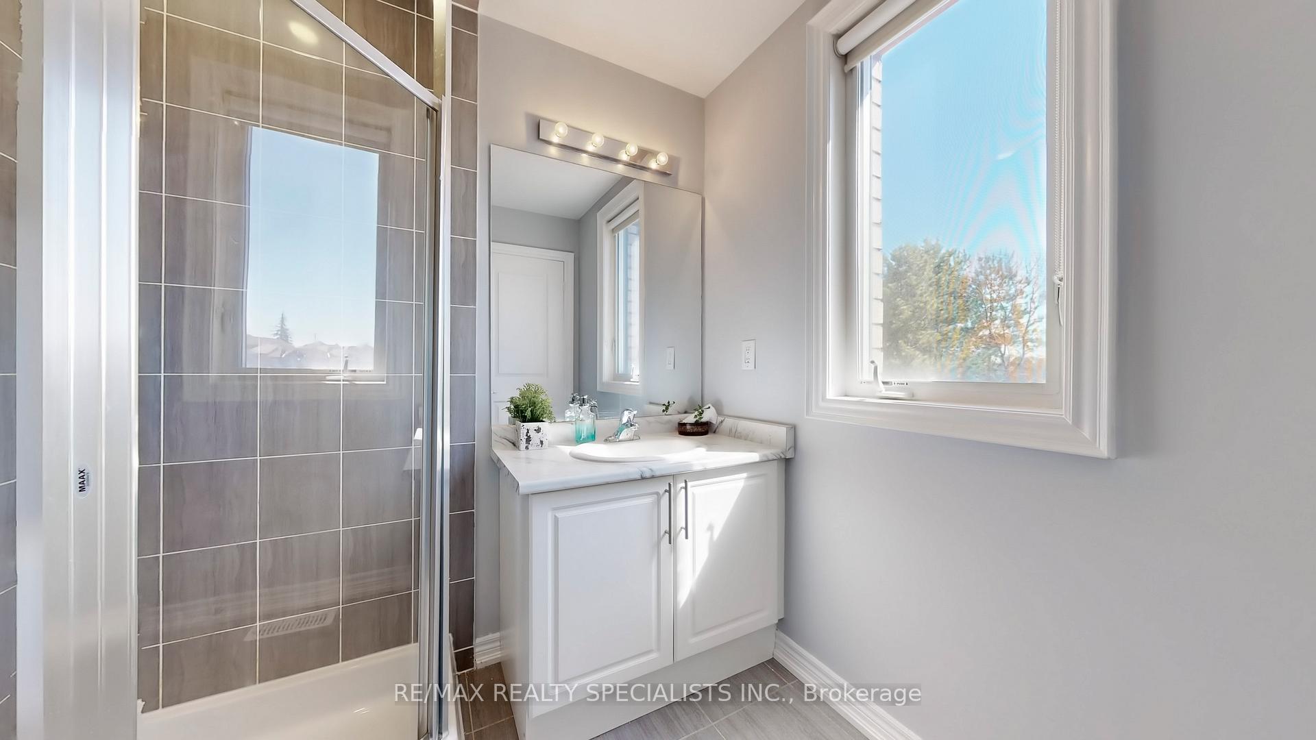 Photo 12 of 6 Queenpost Drive, Brampton, Credit Valley — HOMEH