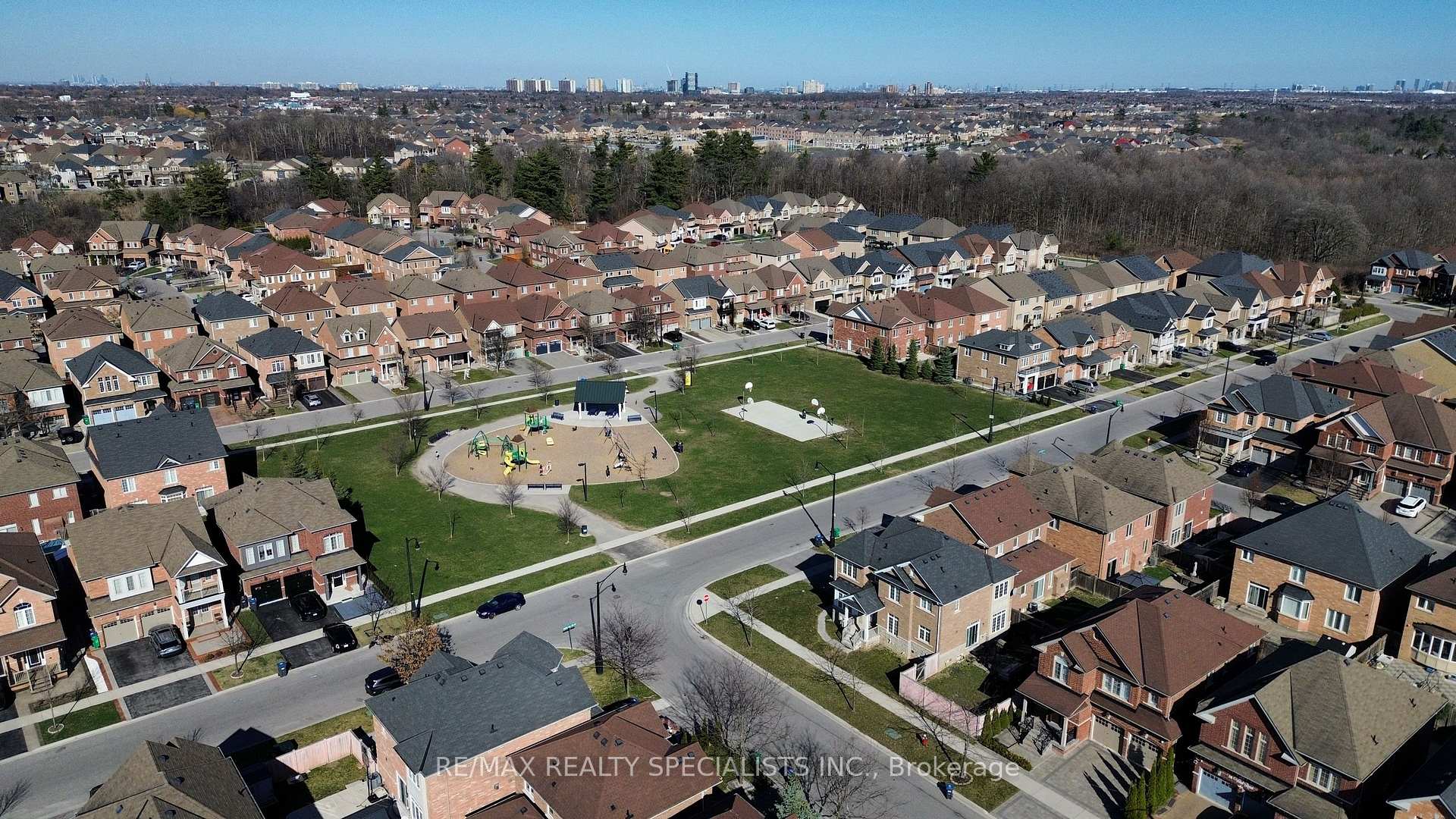 Photo 18 of 6 Queenpost Drive, Brampton, Credit Valley — HOMEH