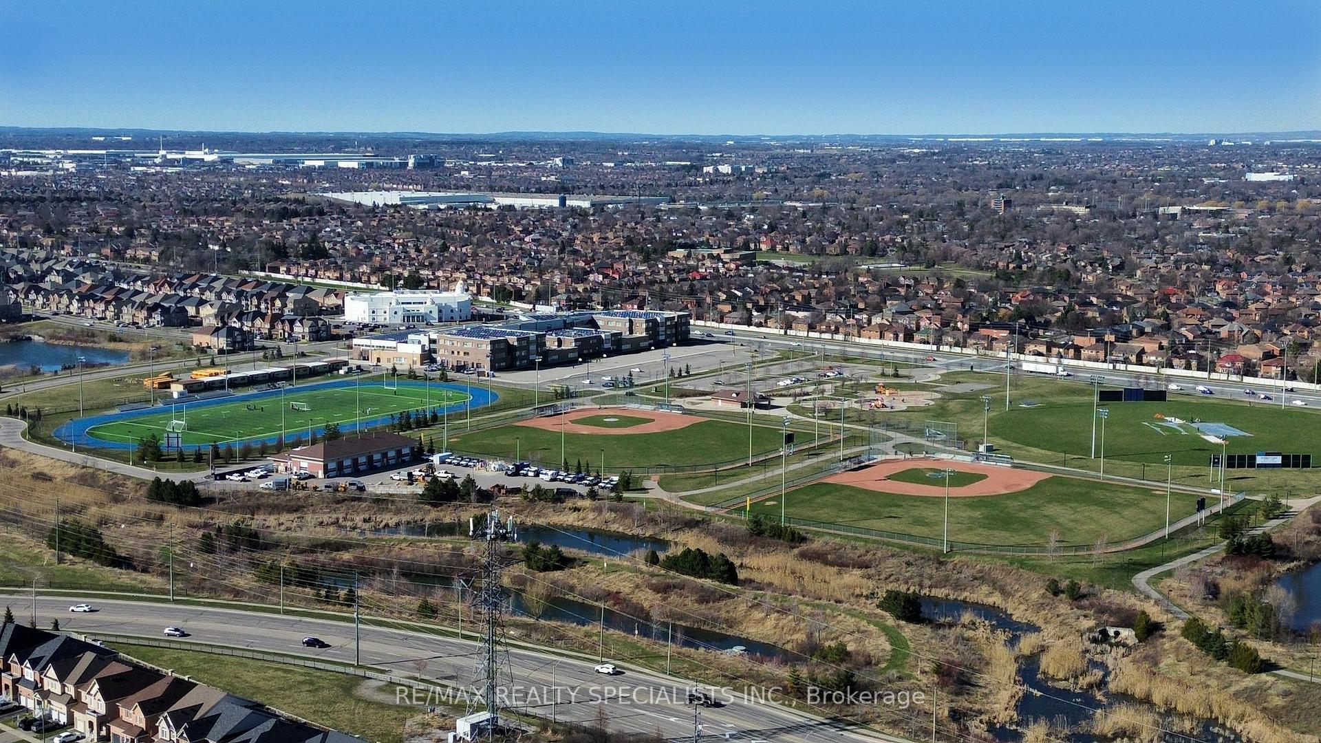 Photo 36 of 6 Queenpost Drive, Brampton, Credit Valley — HOMEH
