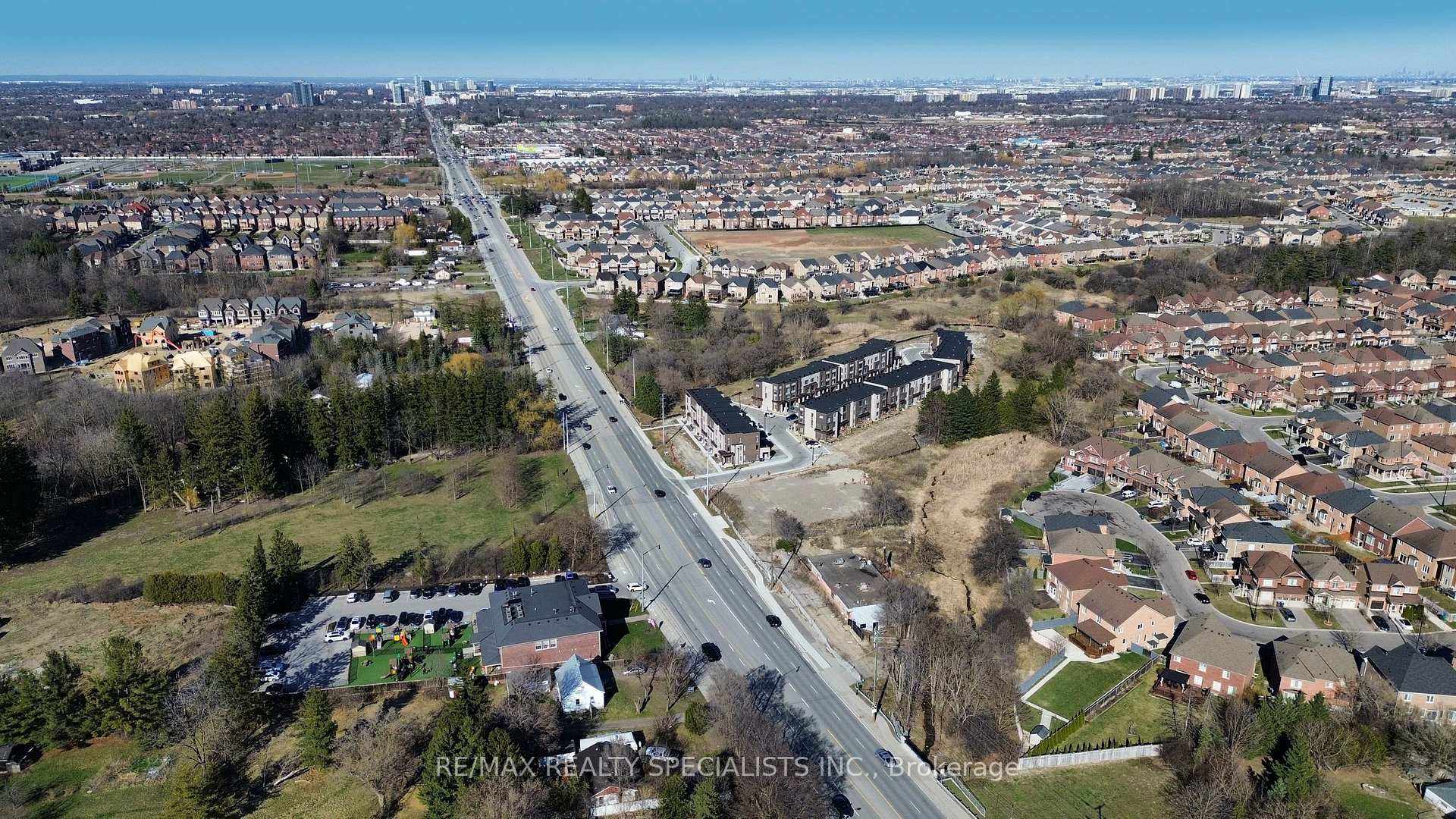 Photo 33 of 6 Queenpost Drive, Brampton, Credit Valley — HOMEH