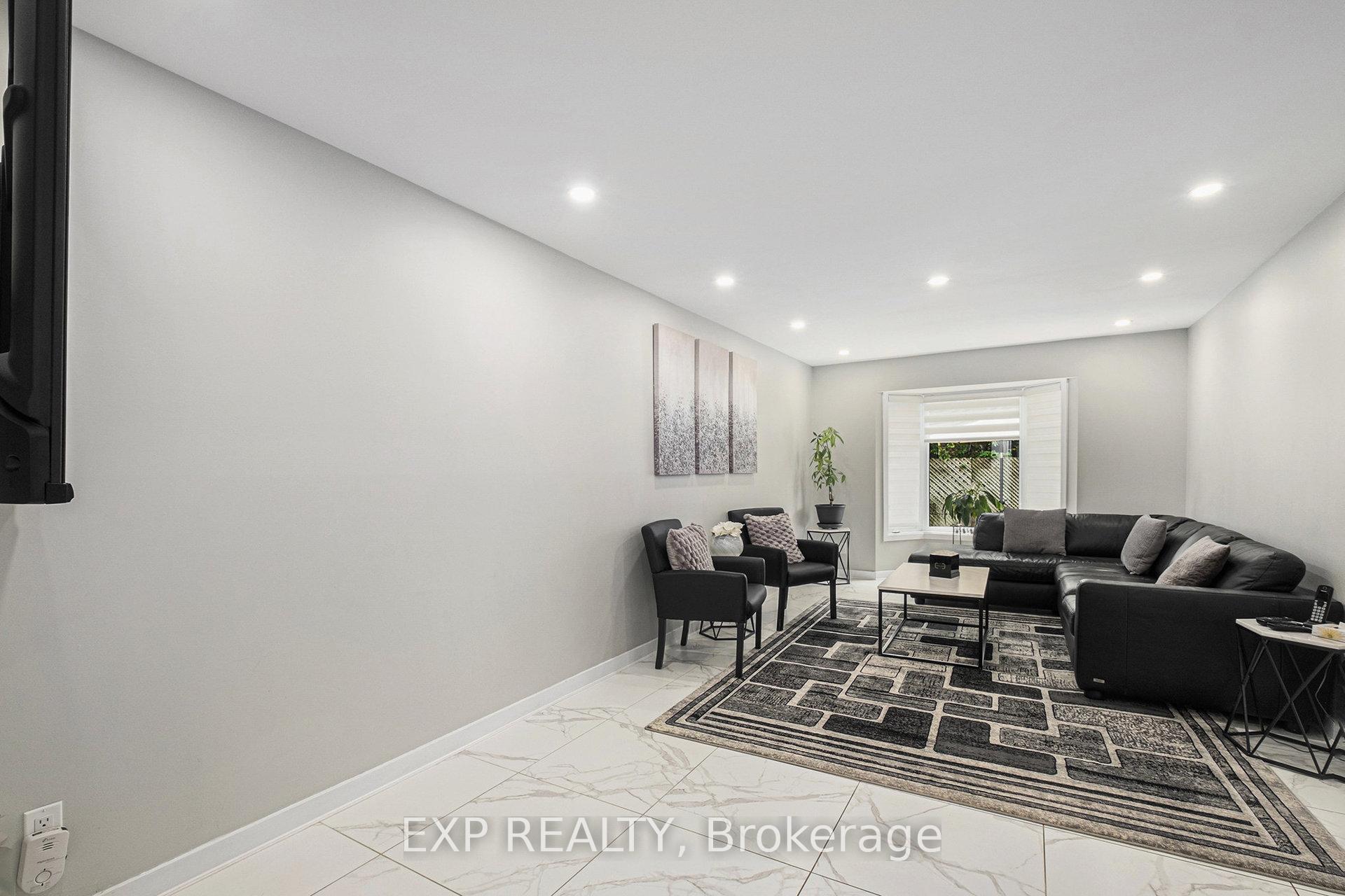 Photo 3 of 58 Raj Terrace, Ottawa, Hunt Club Park — HOMEH