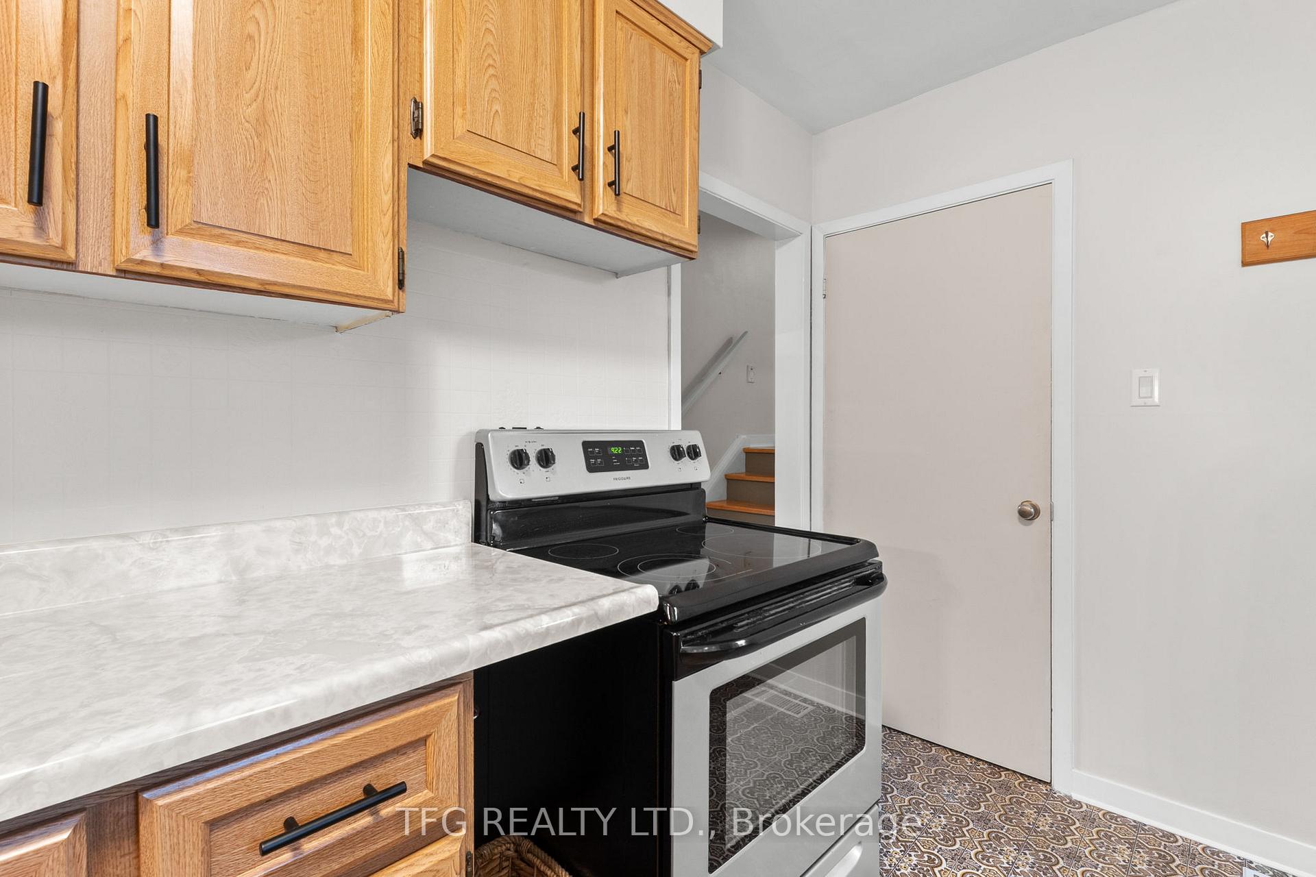 Photo 8 of 1005 Everton Road, Midland — HOMEH