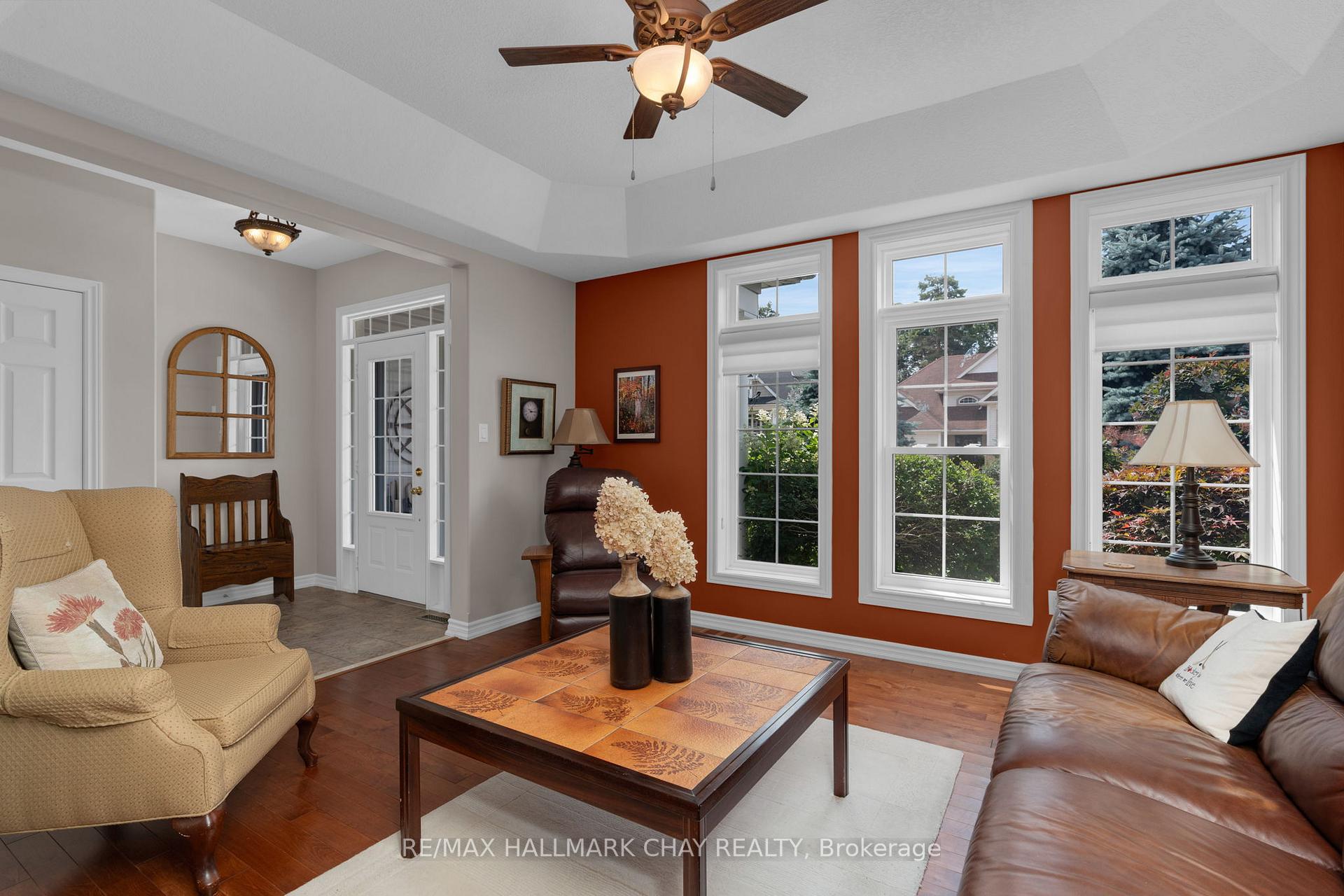 Photo 4 of 15 Oakmont Avenue, Oro-Medonte, Horseshoe Valley — HOMEH
