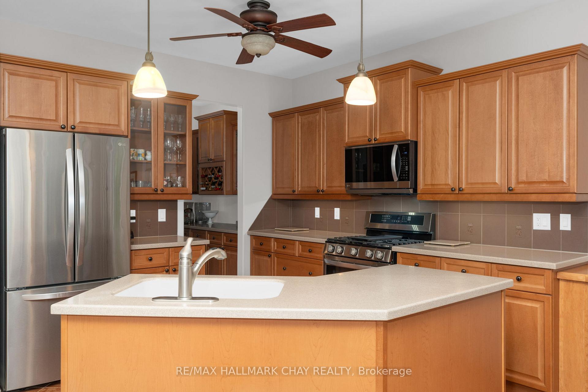 Photo 9 of 15 Oakmont Avenue, Oro-Medonte, Horseshoe Valley — HOMEH