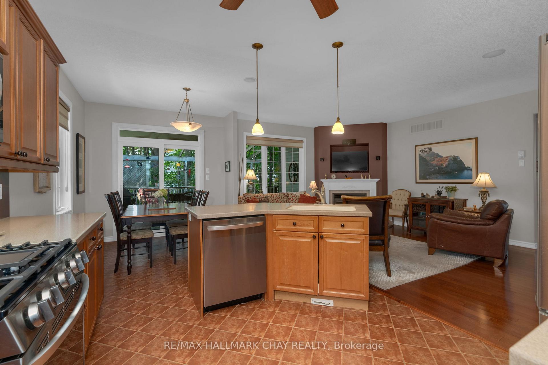 Photo 14 of 15 Oakmont Avenue, Oro-Medonte, Horseshoe Valley — HOMEH