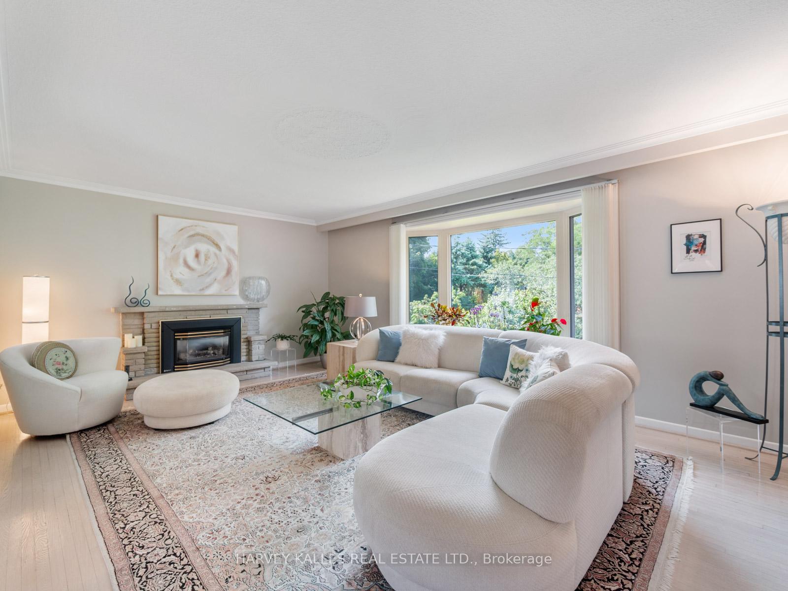 Photo 4 of 24 Delair Crescent, Markham, Grandview — HOMEH