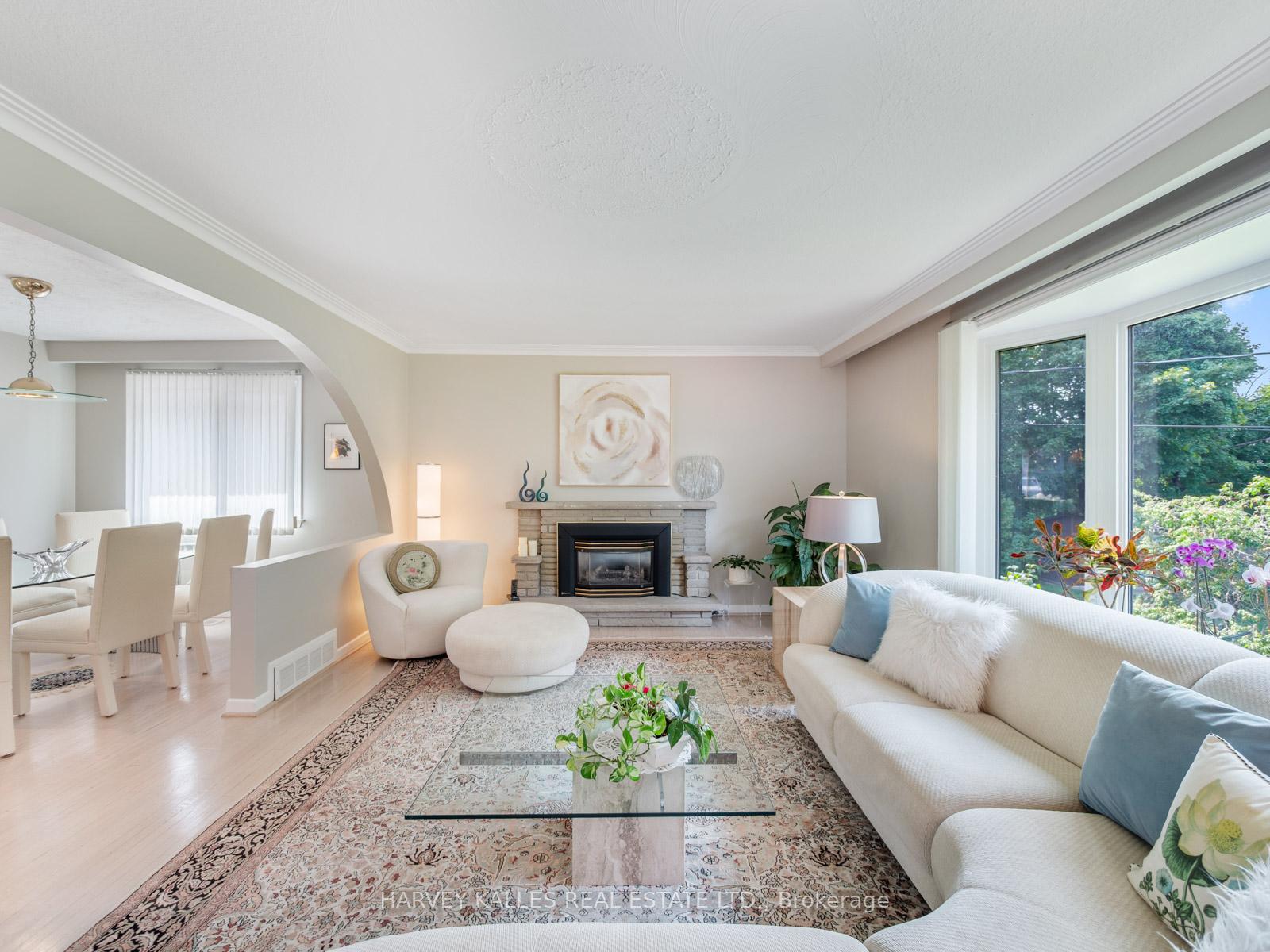 Photo 5 of 24 Delair Crescent, Markham, Grandview — HOMEH
