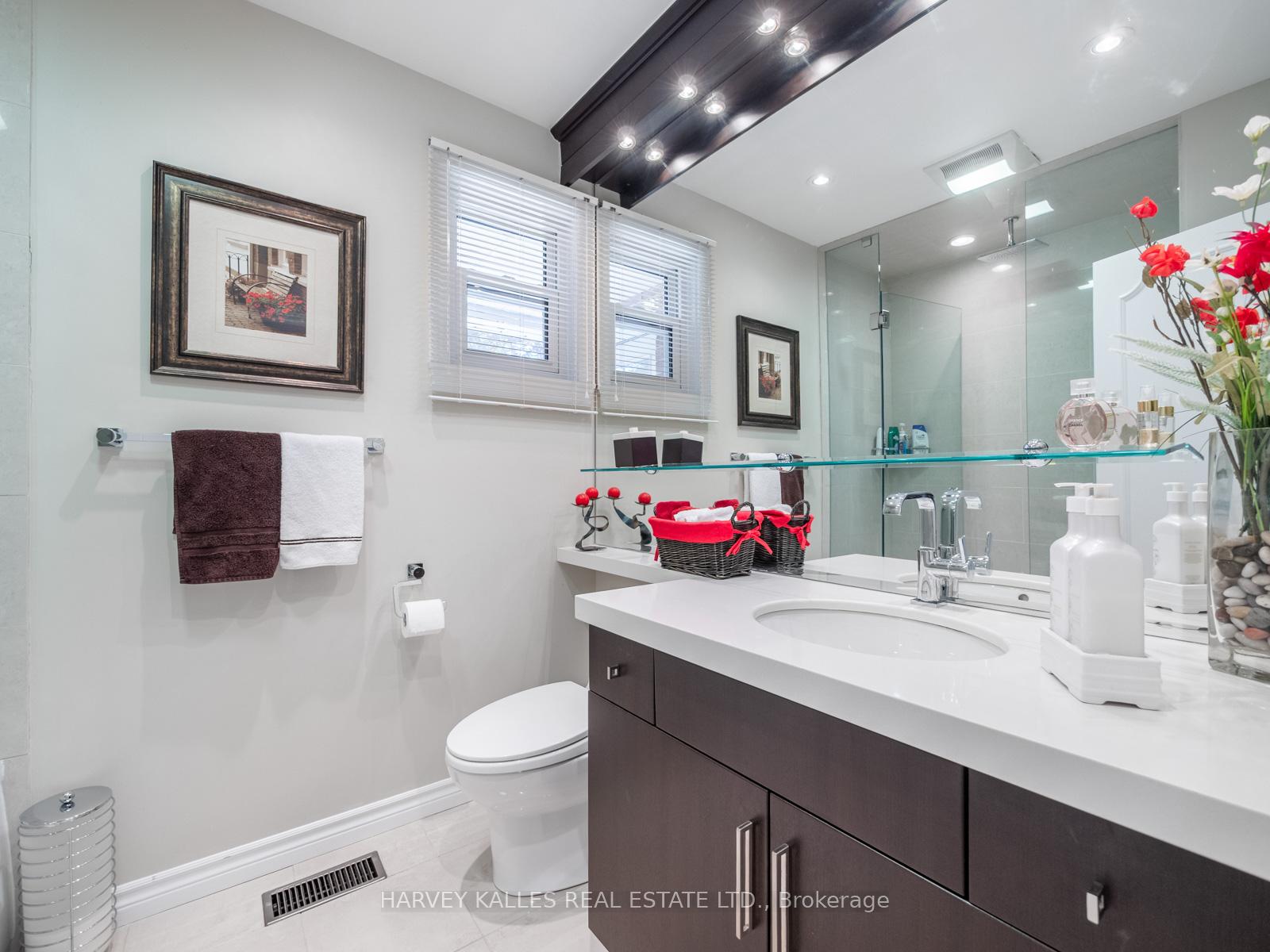 Photo 16 of 24 Delair Crescent, Markham, Grandview — HOMEH