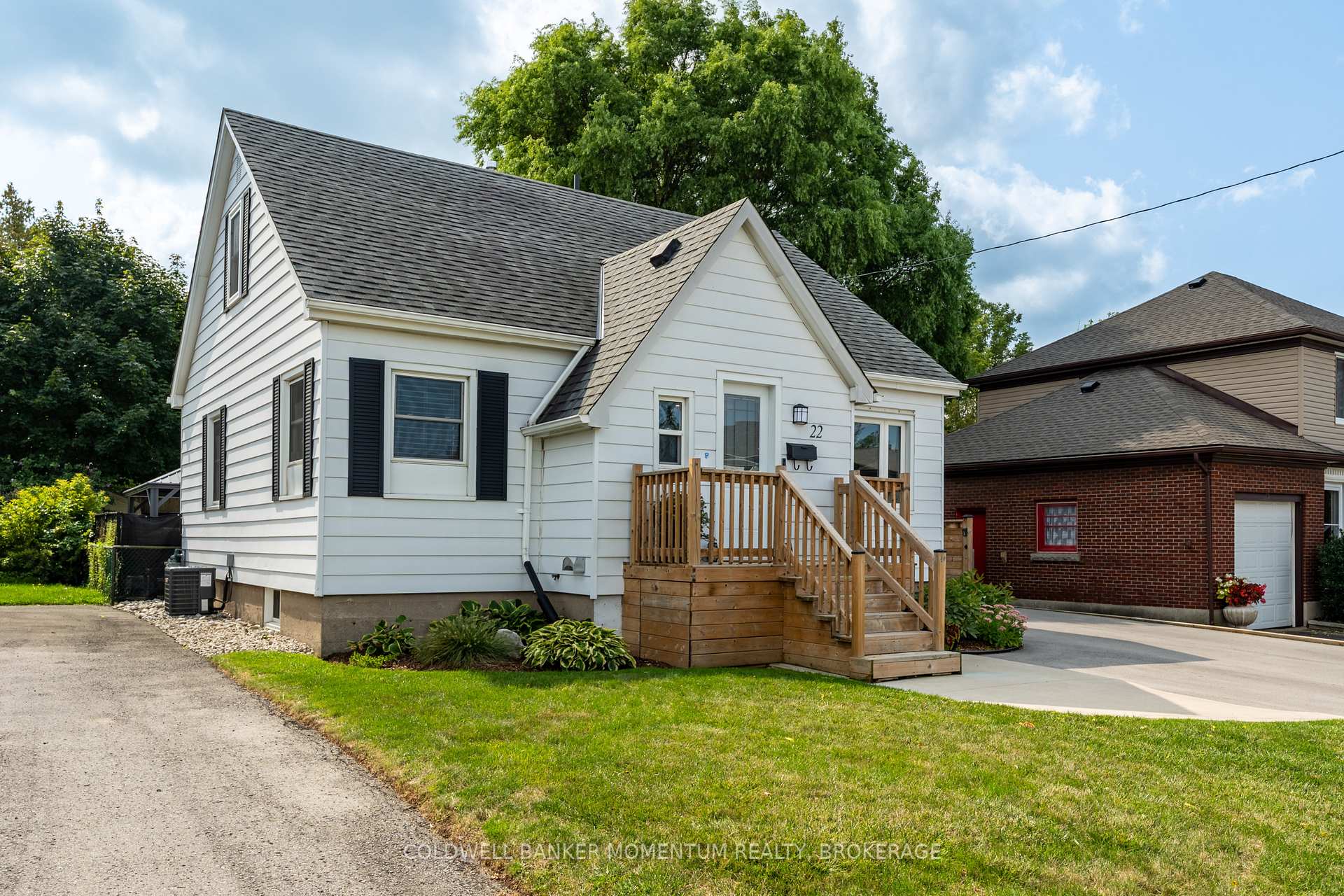 Photo 13 of 22 Fairburn Avenue, St. Catharines, Burleigh Hill — HOMEH