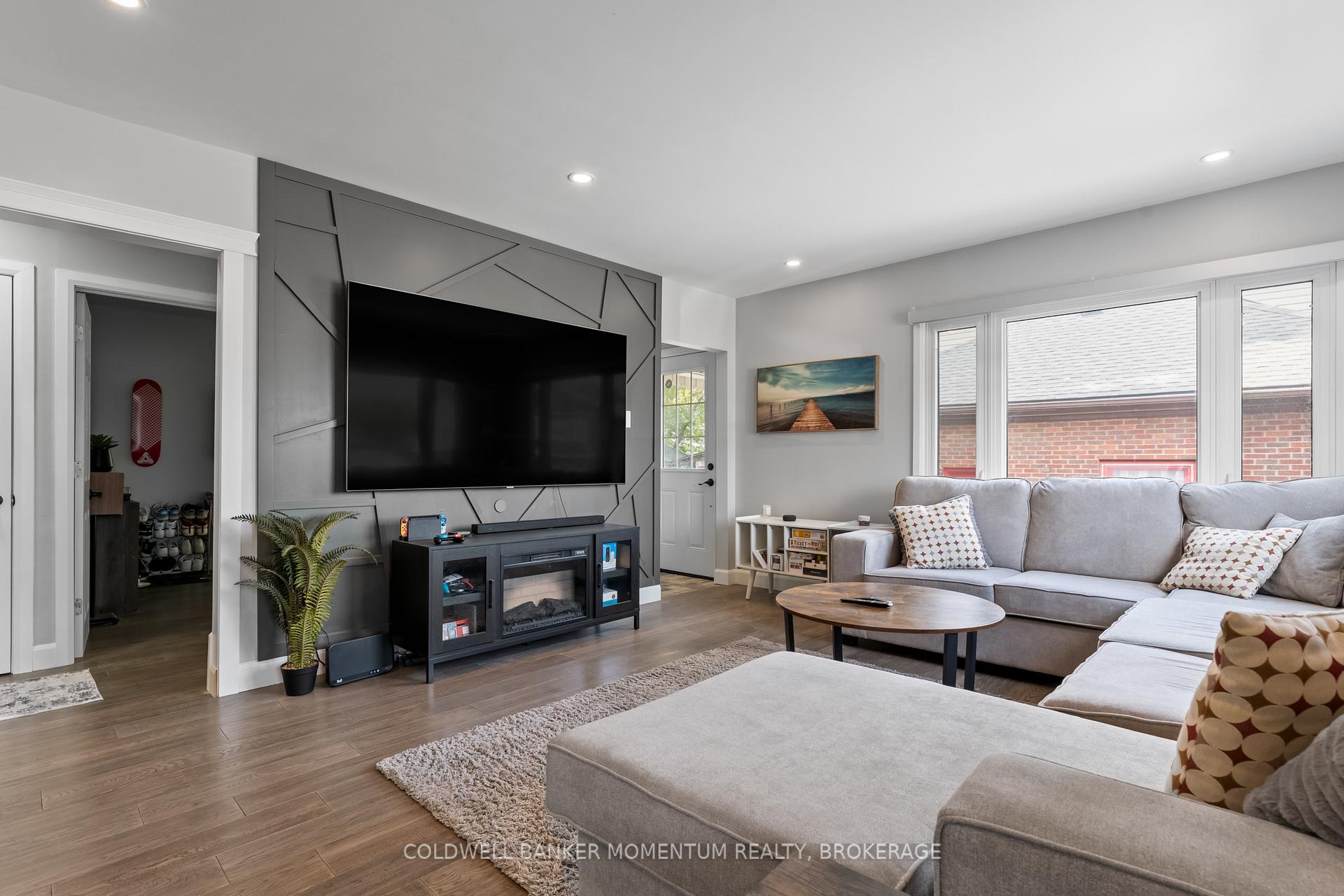 Photo 5 of 22 Fairburn Avenue, St. Catharines, Burleigh Hill — HOMEH
