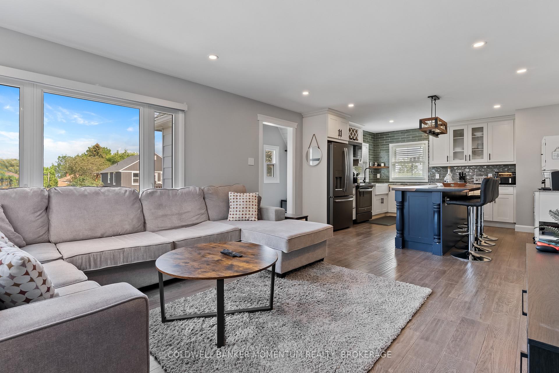 Photo 2 of 22 Fairburn Avenue, St. Catharines, Burleigh Hill — HOMEH
